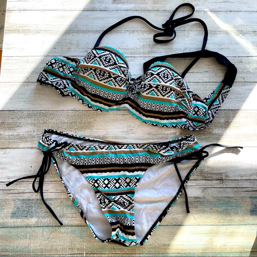 VENUS Tribal Print Black and Turquoise Bikinis size 8
